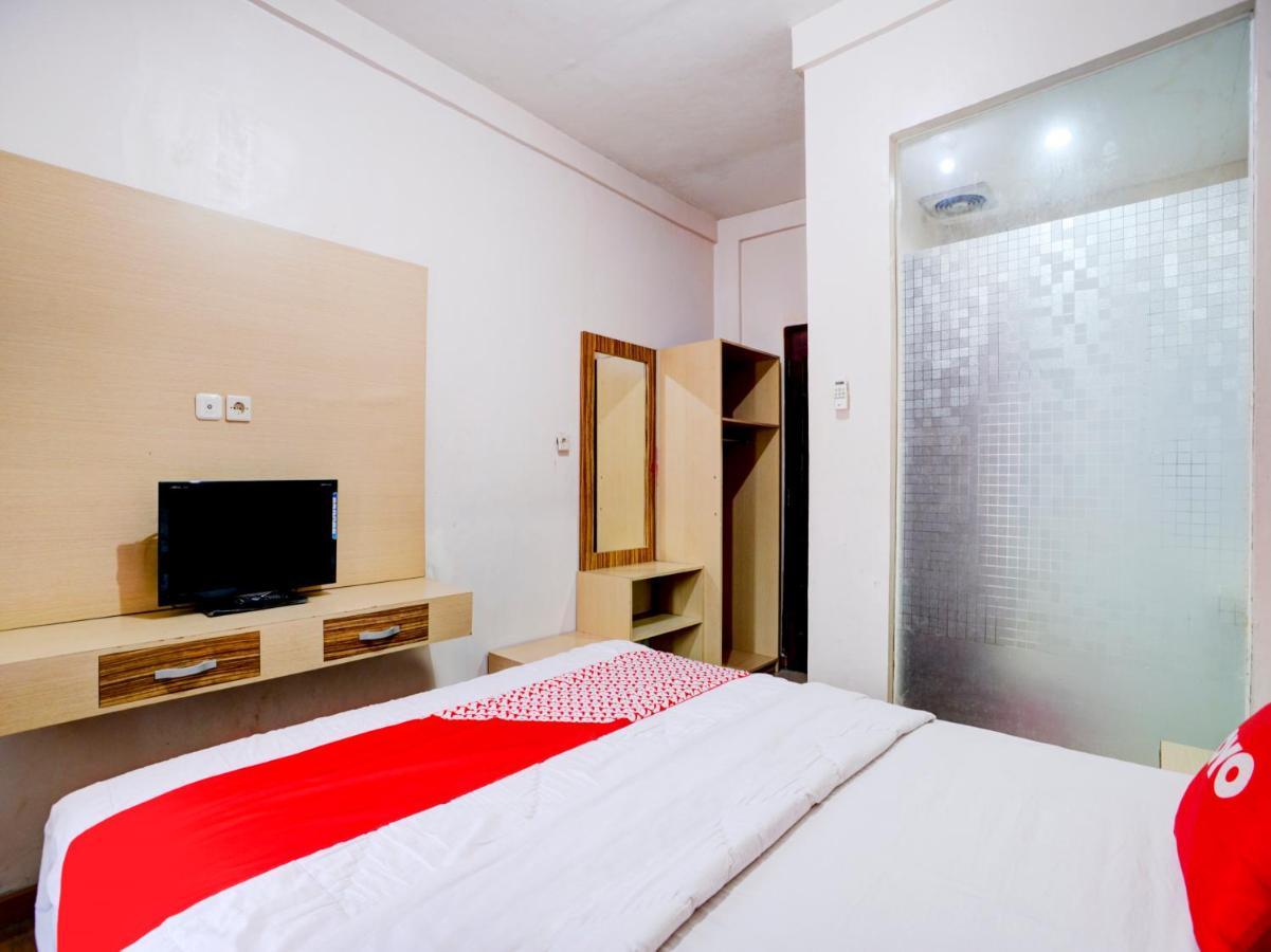 Oyo 90263 Hotel Diva Golf Bengkulu Bagian luar foto