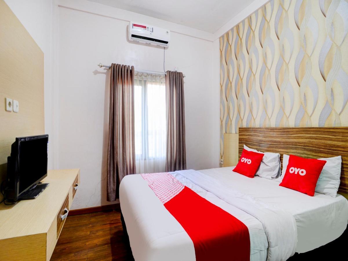 Oyo 90263 Hotel Diva Golf Bengkulu Bagian luar foto