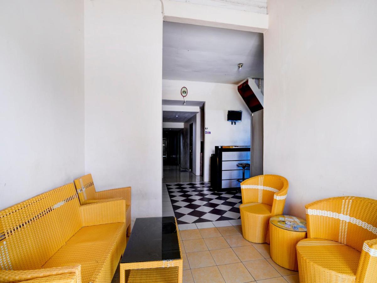 Oyo 90263 Hotel Diva Golf Bengkulu Bagian luar foto